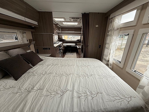 Kabe Imperial 740 TDL KS E8 Queenbed * Mover * Markis 10 of 10