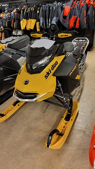 Ski-doo Summit NEO+