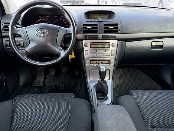 Toyota Avensis 8 of 11