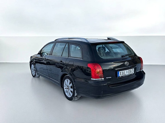 Toyota Avensis 7 of 11