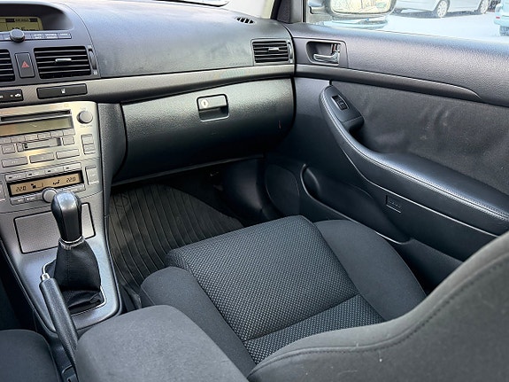 Toyota Avensis 10 of 11