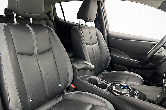 Nissan Leaf 9 of 30