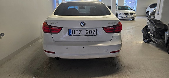 BMW 318 4 of 5