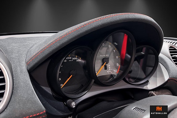 Porsche 718 Spyder RS 15 of 18
