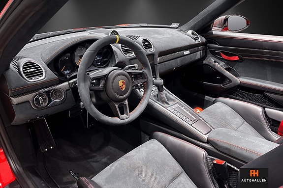 Porsche 718 Spyder RS 14 of 18