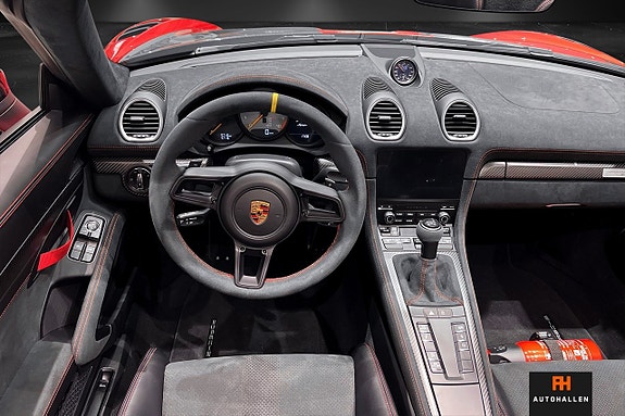 Porsche 718 Spyder RS 18 of 18