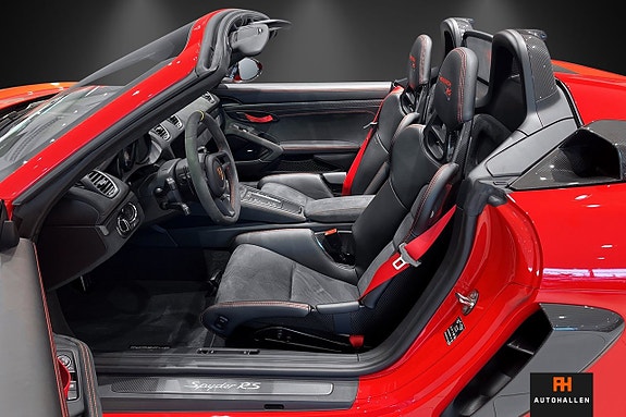 Porsche 718 Spyder RS 10 of 18