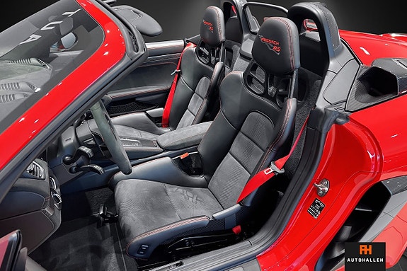 Porsche 718 Spyder RS 12 of 18