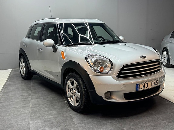 MINI Countryman Cooper 2 of 5