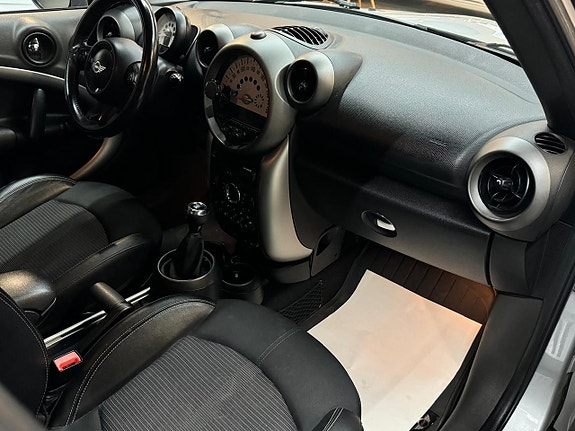 MINI Countryman Cooper 8 of 14