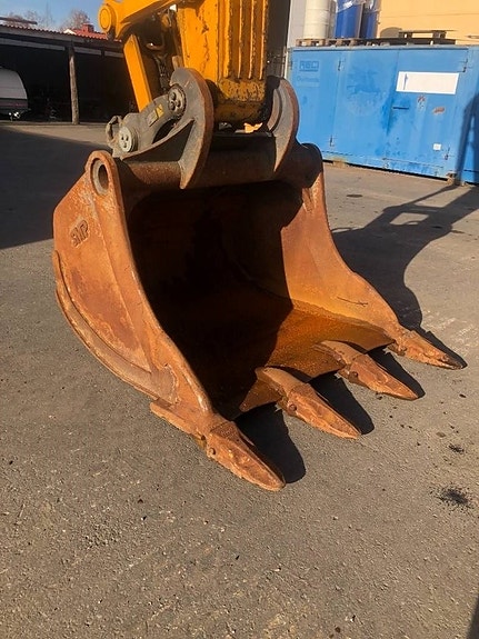 JCB JS 330 LC 9 of 24