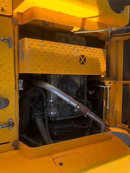 JCB JS 330 LC 24 of 24