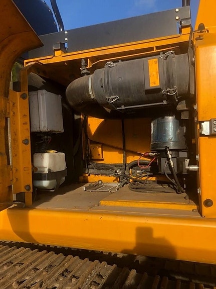 JCB JS 330 LC 11 of 24