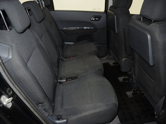 Peugeot 5008 14 of 19