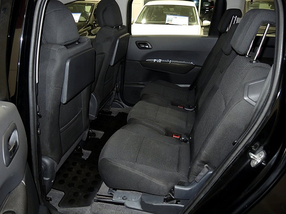 Peugeot 5008 17 of 19