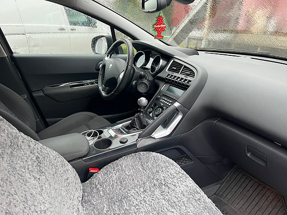 Peugeot 3008 5 of 5