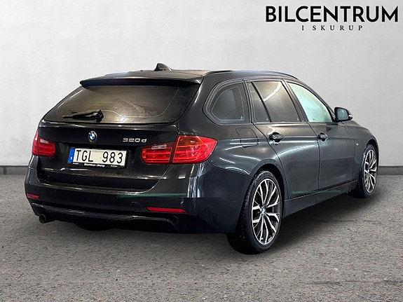 BMW 320 2 of 5