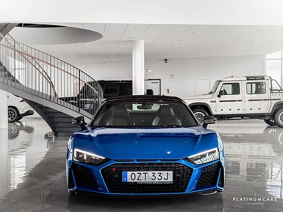 Audi R8 4 of 13