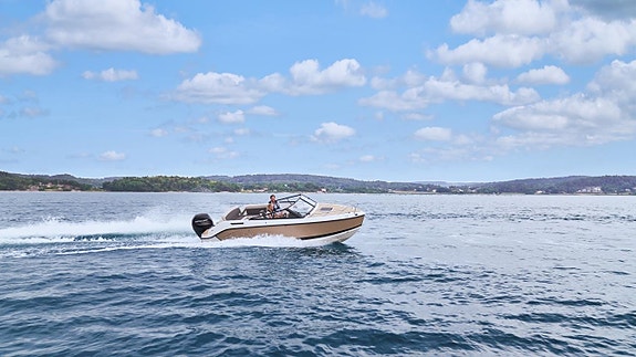 Uttern D 65 -26 Mercury F200XL DTS V6 -26 Vit båt & motor! 29 of 30