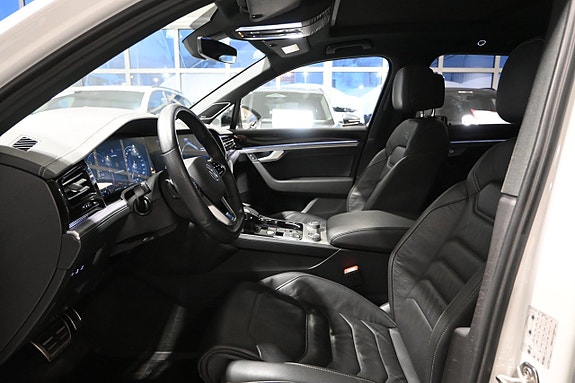 Volkswagen Touareg 8 of 30