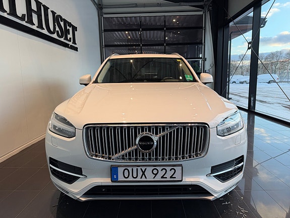 Volvo XC90 2 of 5