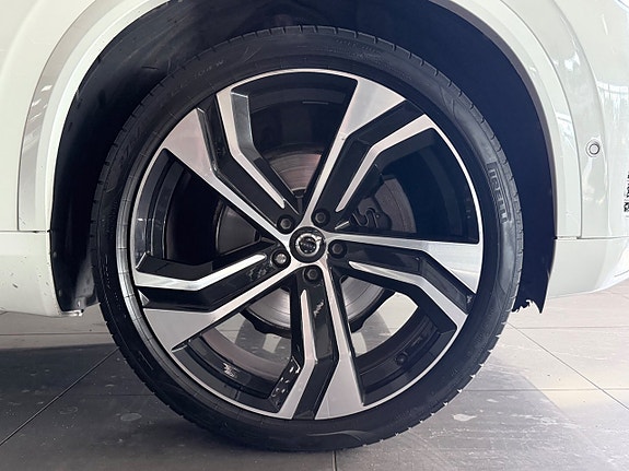 Volvo XC90 5 of 12
