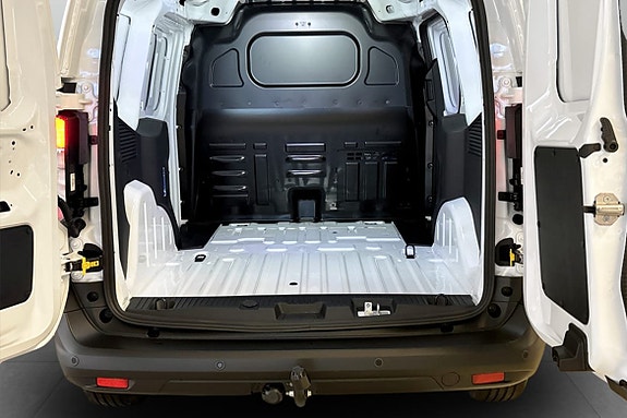 Ford E-Transit Courier 7 of 7