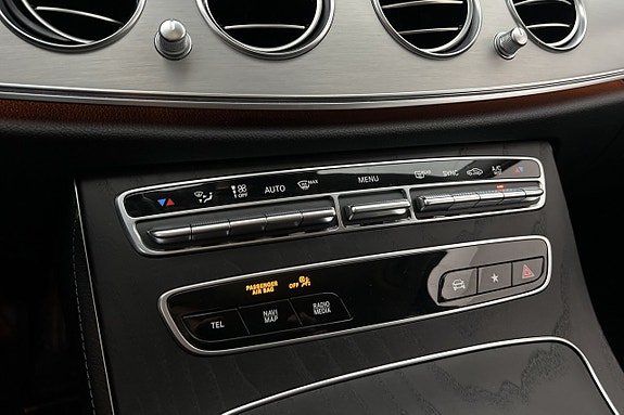 Mercedes-Benz E200 26 of 30