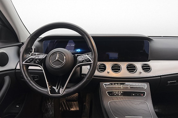Mercedes-Benz E200 16 of 30