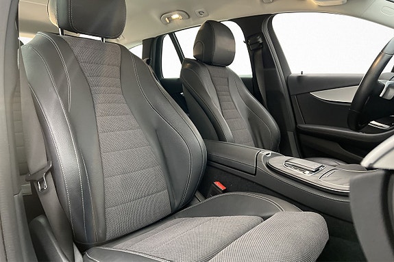 Mercedes-Benz E200 28 of 30