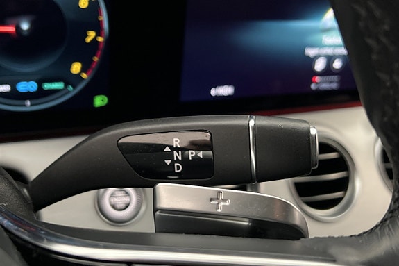 Mercedes-Benz E200 15 of 30