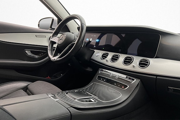 Mercedes-Benz E200 29 of 30
