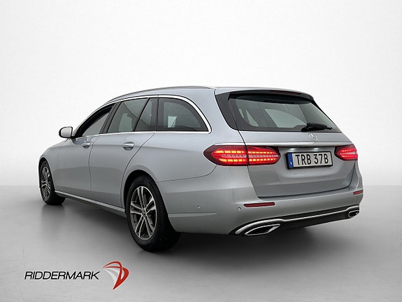 Mercedes-Benz E200 4 of 5