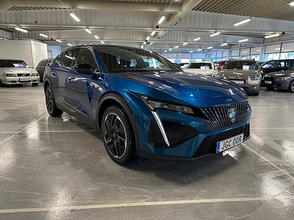 Peugeot 408 2 of 5