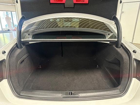 Audi A4 6 of 17