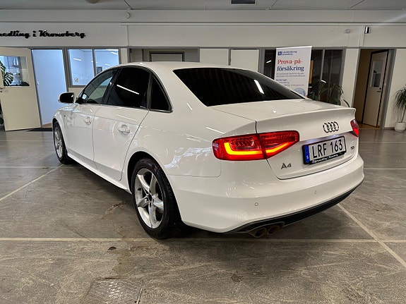 Audi A4 4 of 17
