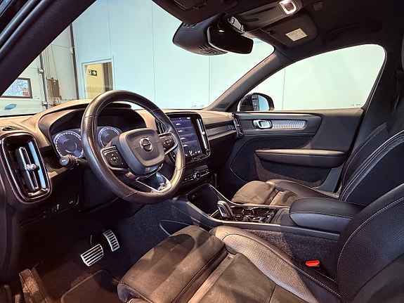 Volvo XC40 4 of 5