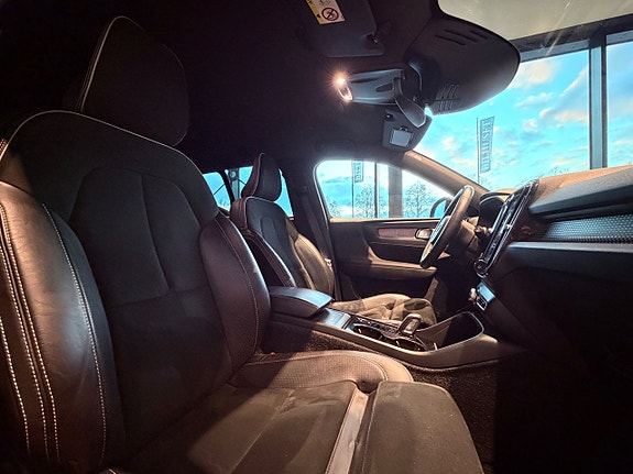 Volvo XC40 8 of 9