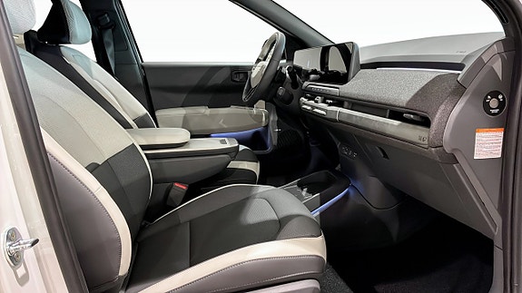 Kia EV3 3 of 5
