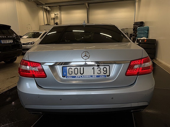 Mercedes-Benz E220 5 of 5