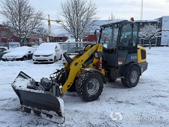 Hjullastare Wacker Neuson WL 32 med snöutrustning