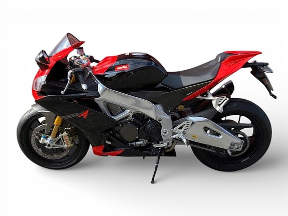 Aprilia RSV4 Factory 4 of 5