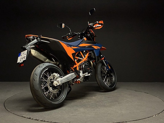 KTM 690 SMC R 4 of 5