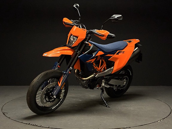 KTM 690 SMC R 2 of 5