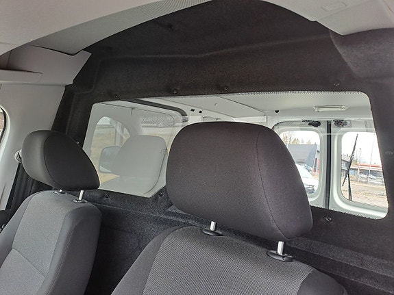 Volkswagen Caddy 19 of 22