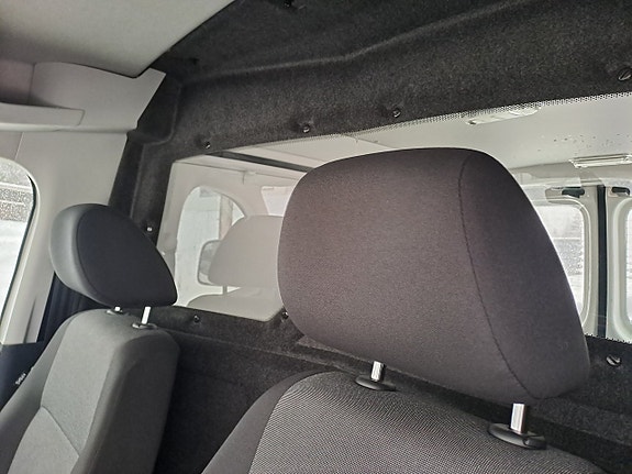 Volkswagen Caddy 11 of 22