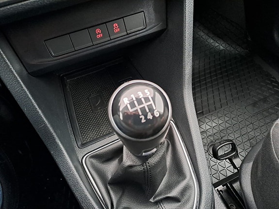 Volkswagen Caddy 15 of 22