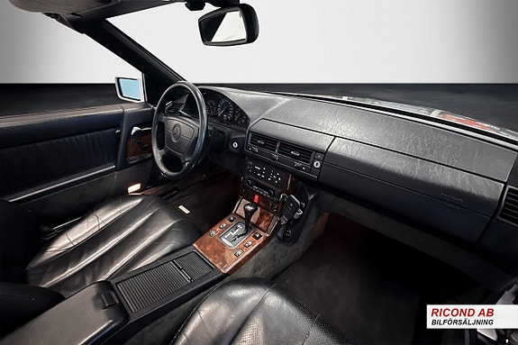 Mercedes-Benz SL320 14 of 20