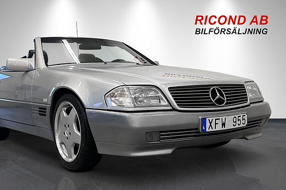 Mercedes-Benz SL320 9 of 20
