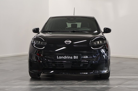 Nissan Micra 3 of 5